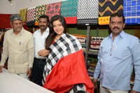 Sakshi Agarwal Inaugurates Pochampally IKAT Art Mela
